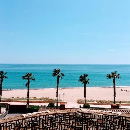 Chalet Cerca Del Mar. *